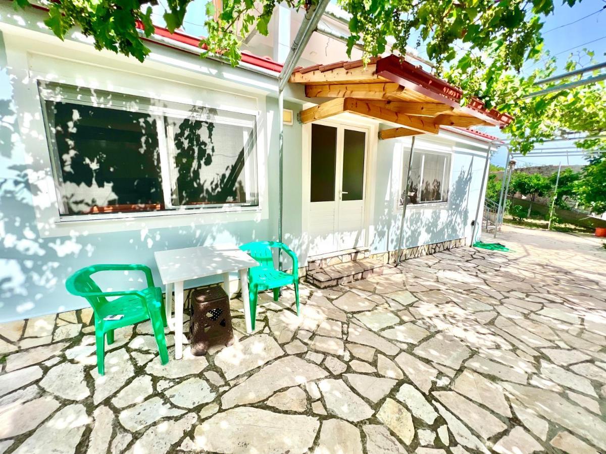 Coral Guesthouse Sarandë Exterior foto