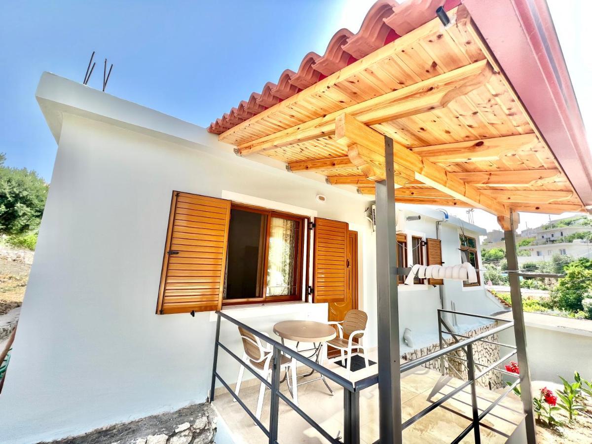 Coral Guesthouse Sarandë Exterior foto