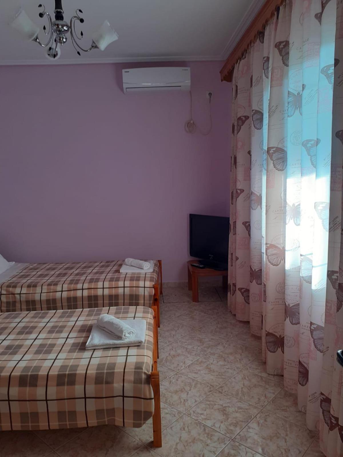 Coral Guesthouse Sarandë Exterior foto